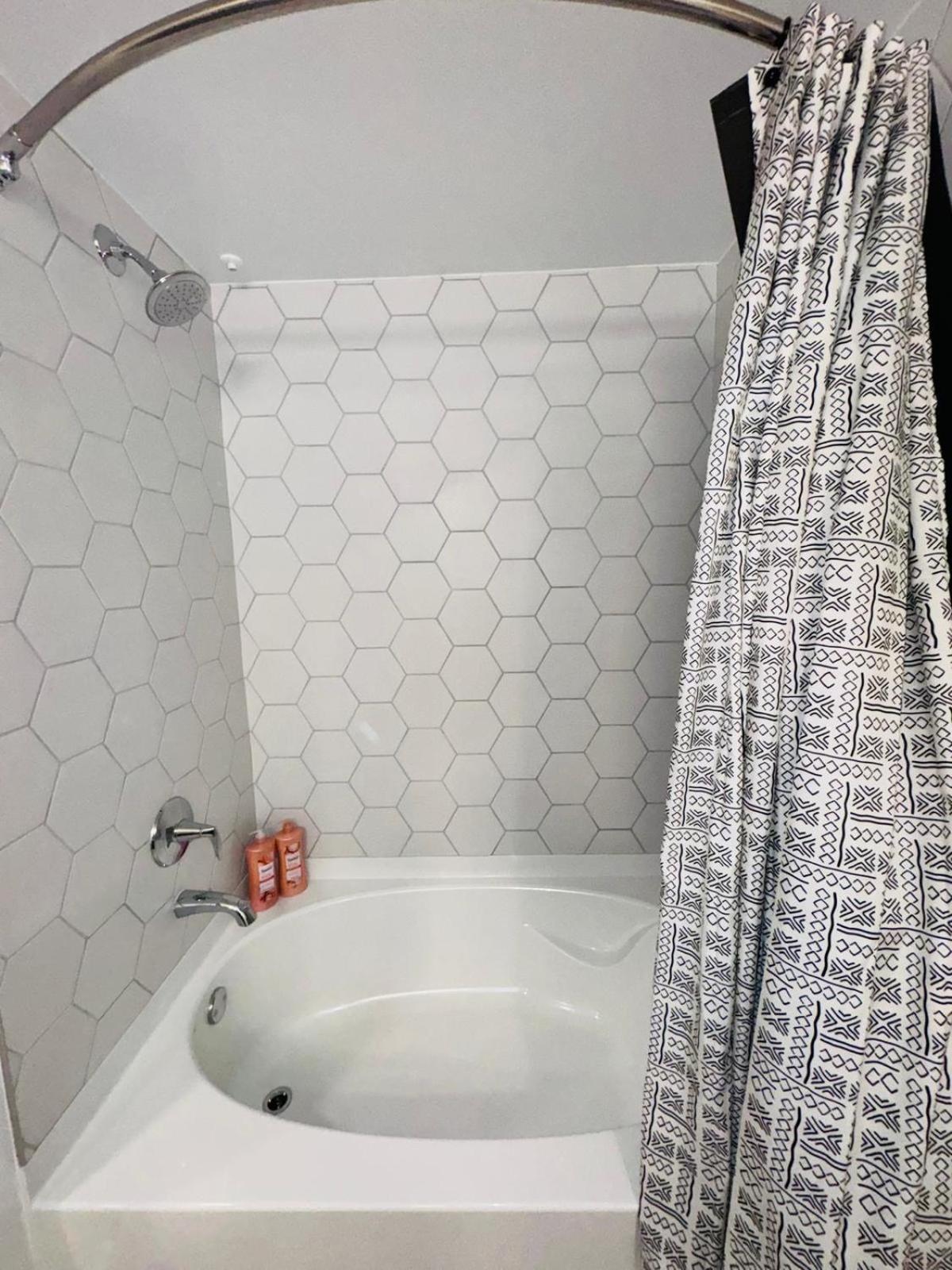 Spectacular Cozy Loft Hollywood Free Parking *