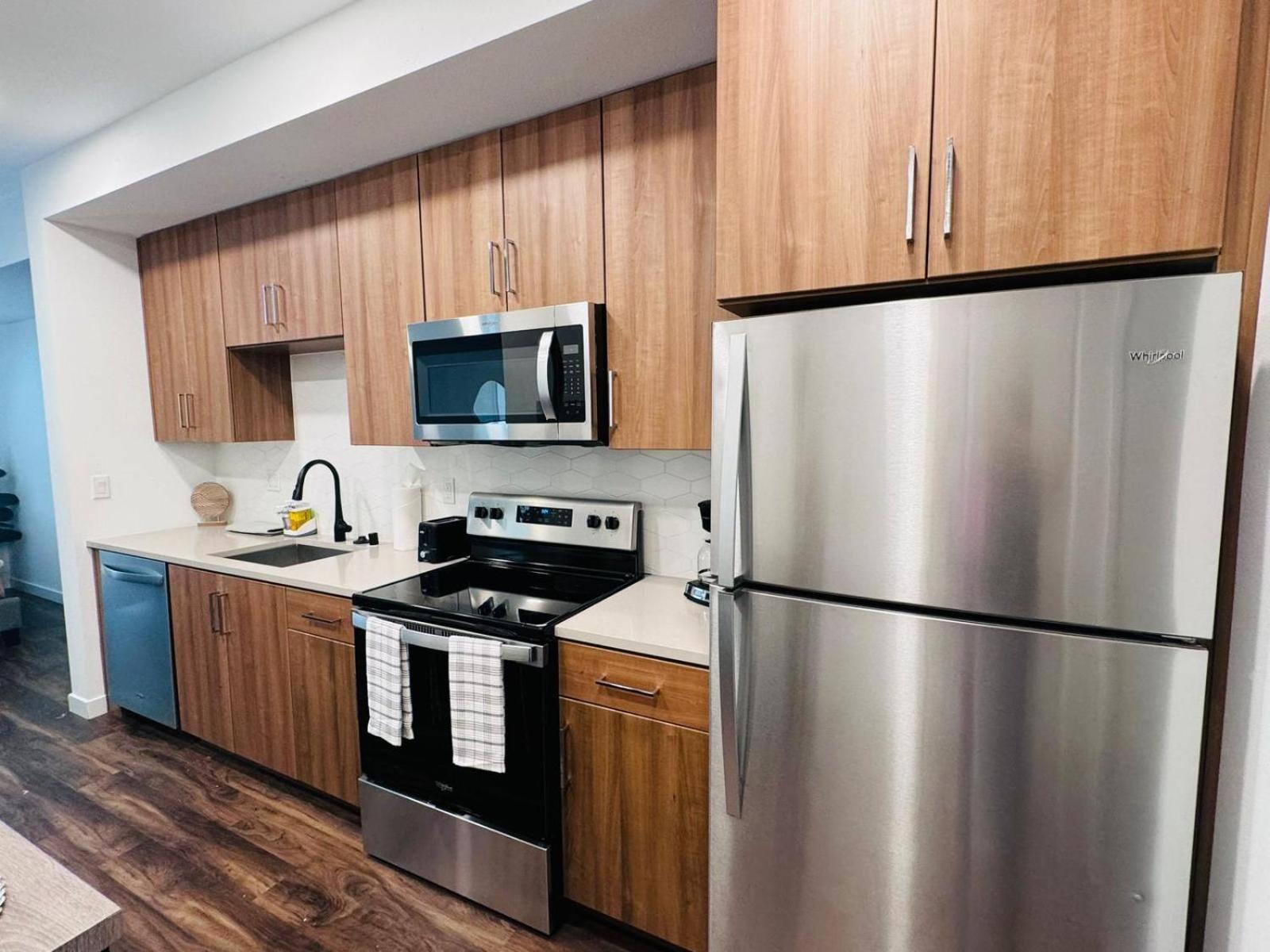 Spectacular Cozy Loft Hollywood Free Parking *
